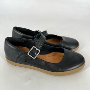 Clarks Black Leather Mary Jane Flats with Tan Crepe Sole